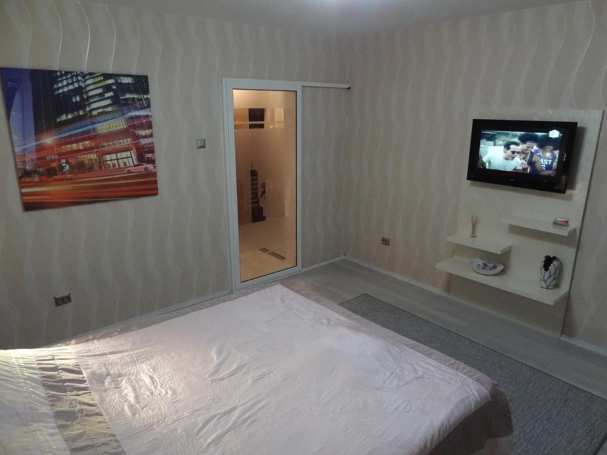 Lvc,Lac & Nyc Apartshotel Faleza Galaţi Esterno foto
