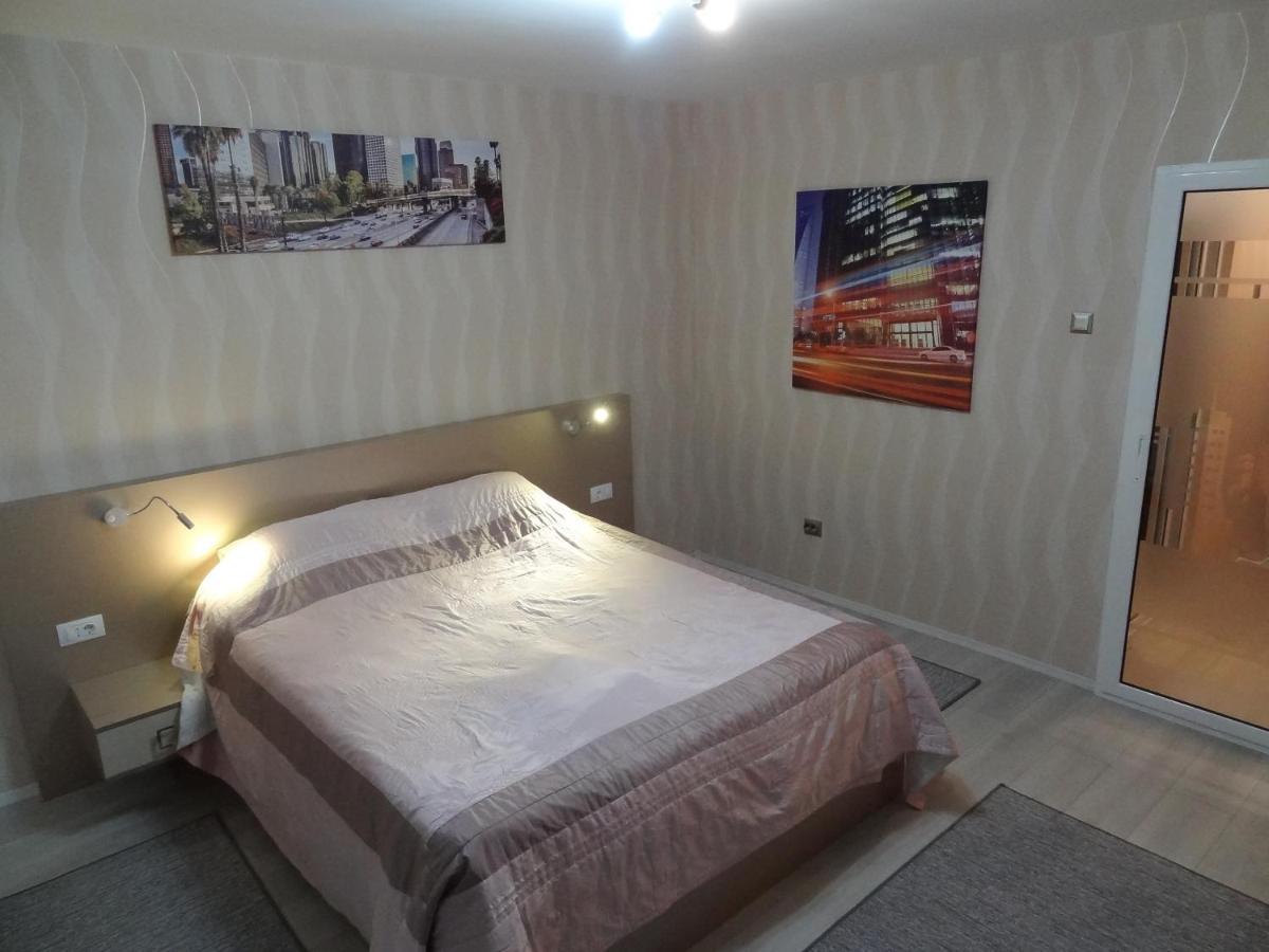 Lvc,Lac & Nyc Apartshotel Faleza Galaţi Esterno foto