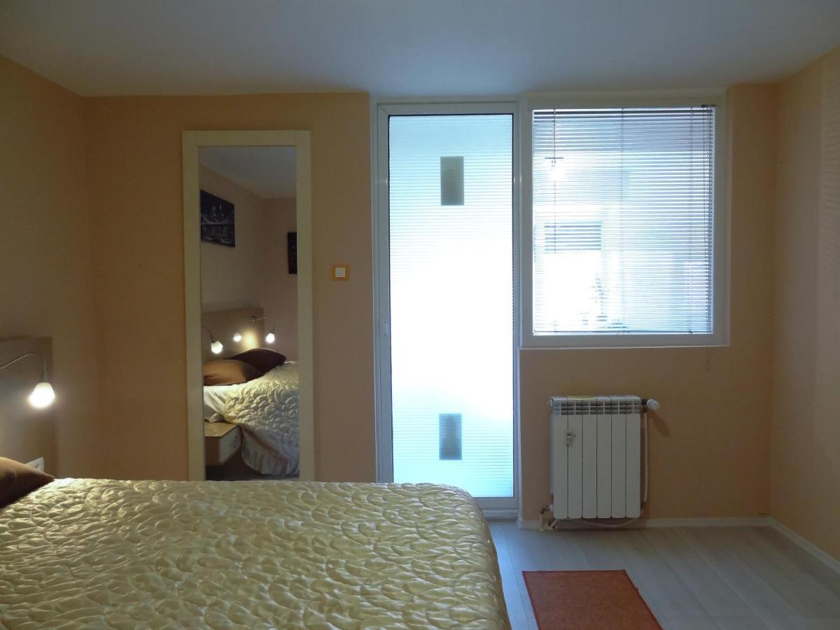 Lvc,Lac & Nyc Apartshotel Faleza Galaţi Esterno foto