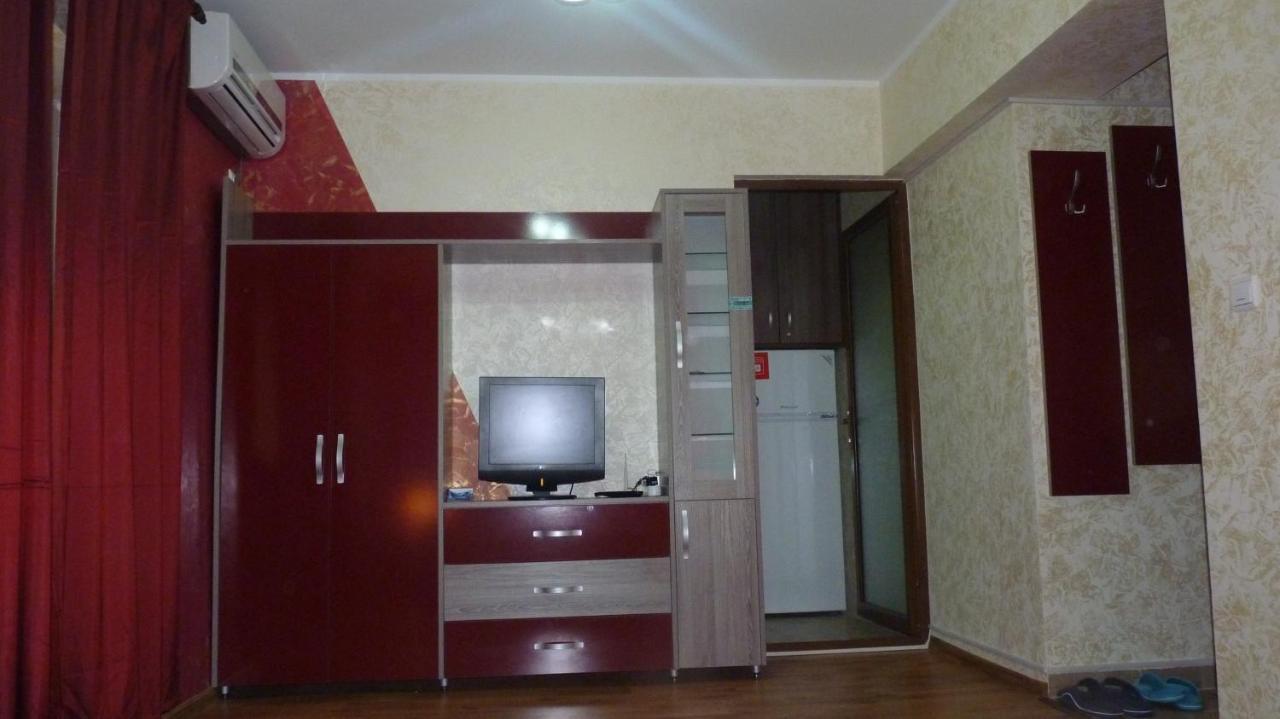 Lvc,Lac & Nyc Apartshotel Faleza Galaţi Esterno foto